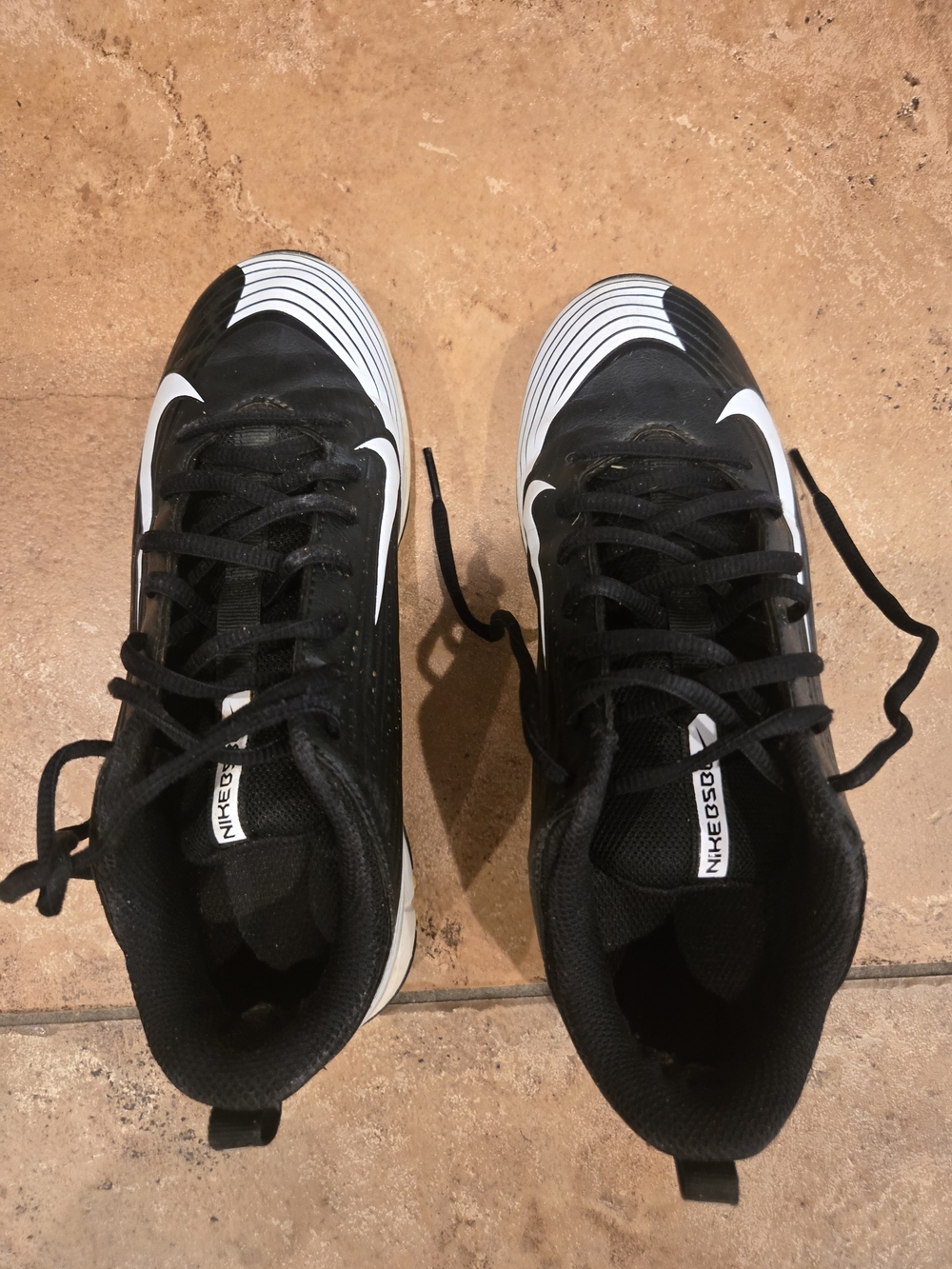 Nike Kids Black & White Athletic Cleats Size 5